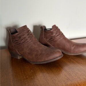 $10 plus $4.99 Shipping! 
Sugar Brown Woven Strap Ankle Boots
